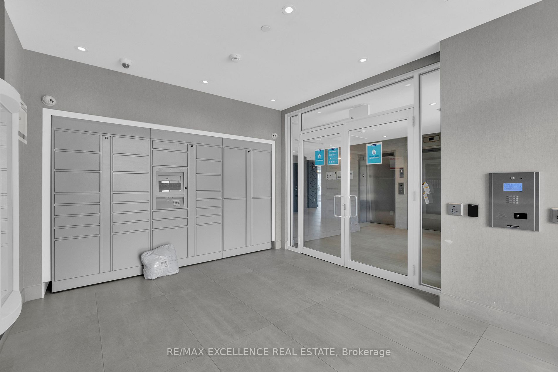 200 Lagerfeld Drive, #215