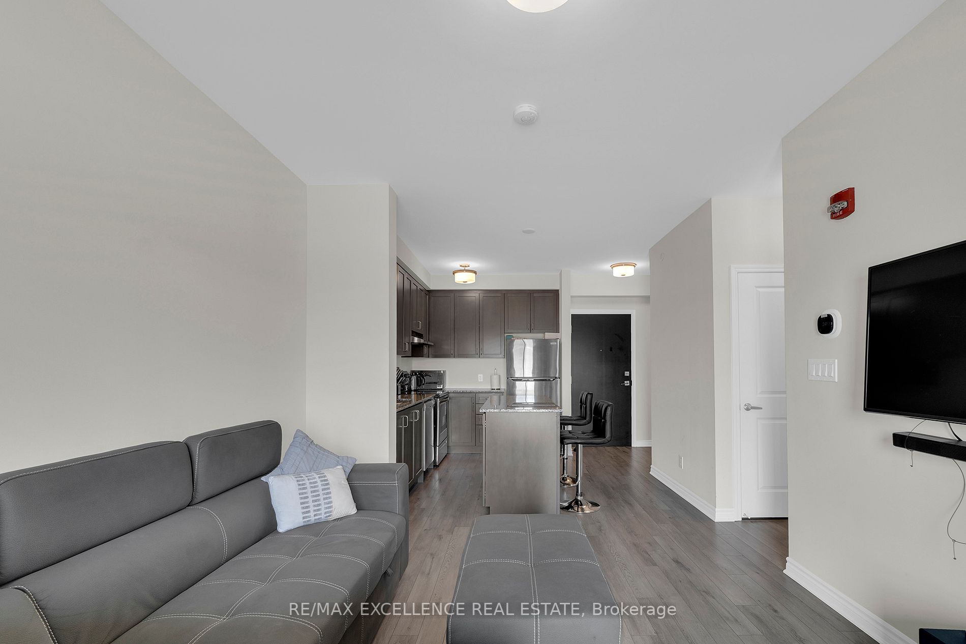 200 Lagerfeld Drive, #215