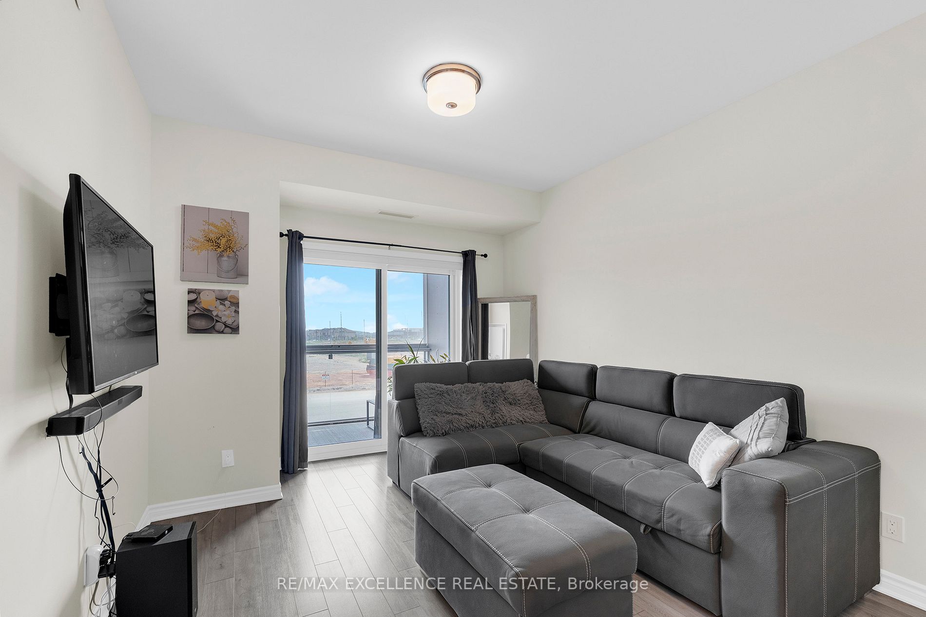 200 Lagerfeld Drive, #215