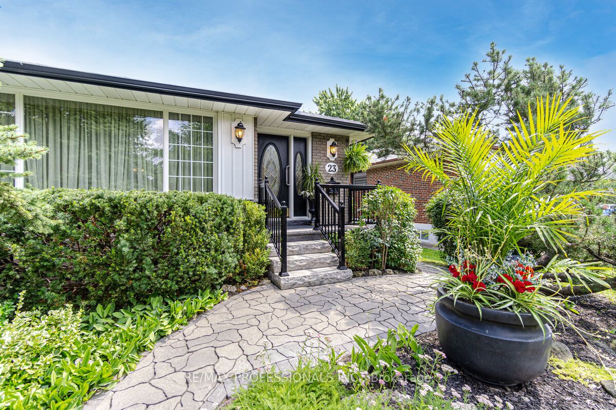 23 Sandwell Dr