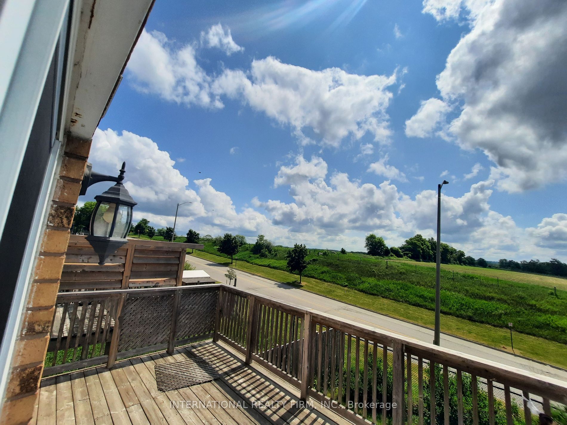423 Jay Cres