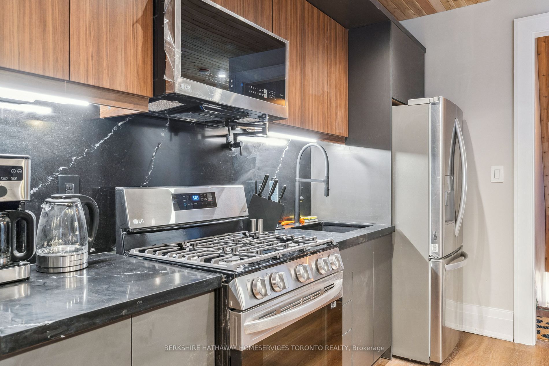 1320 Queen St W, #3