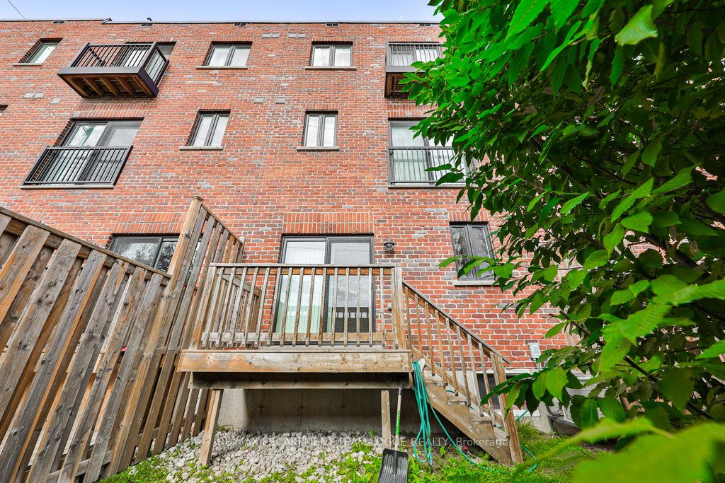 70 Plains Road W, #13