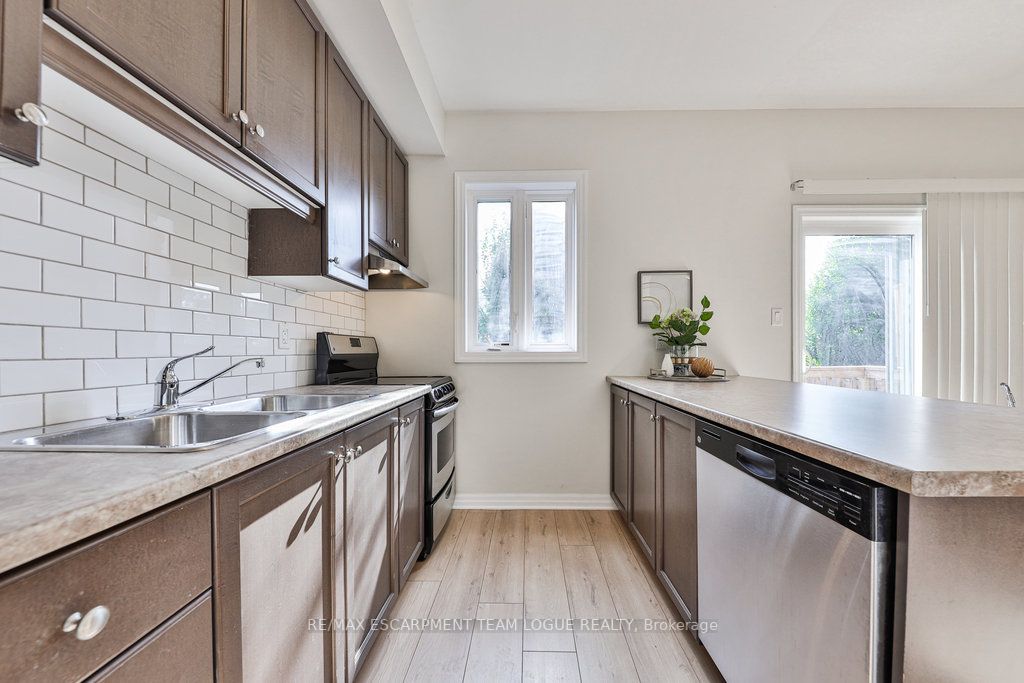 70 Plains Road W, #13