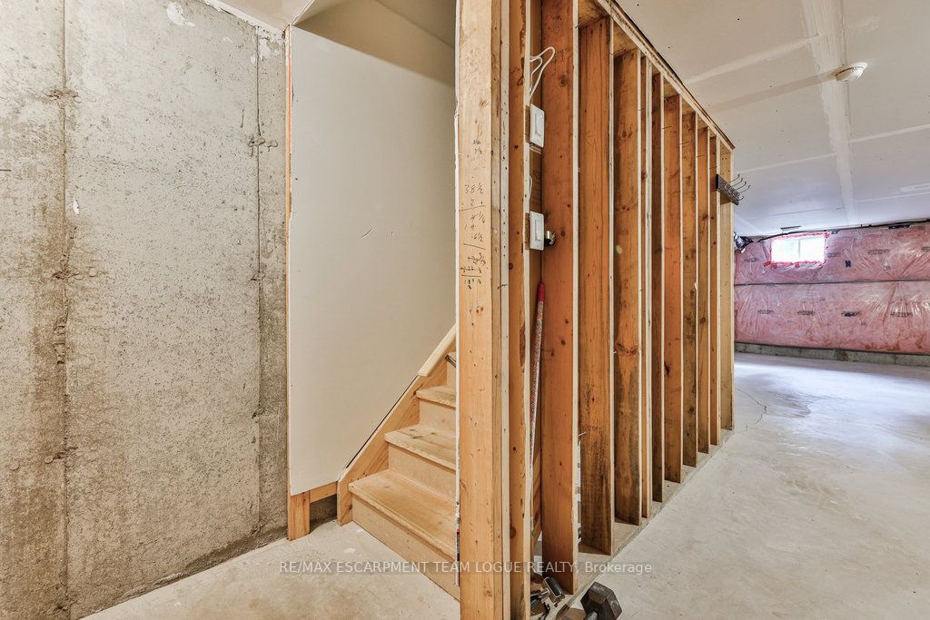 70 Plains Road W, #13