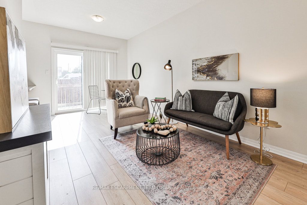 70 Plains Road W, #13