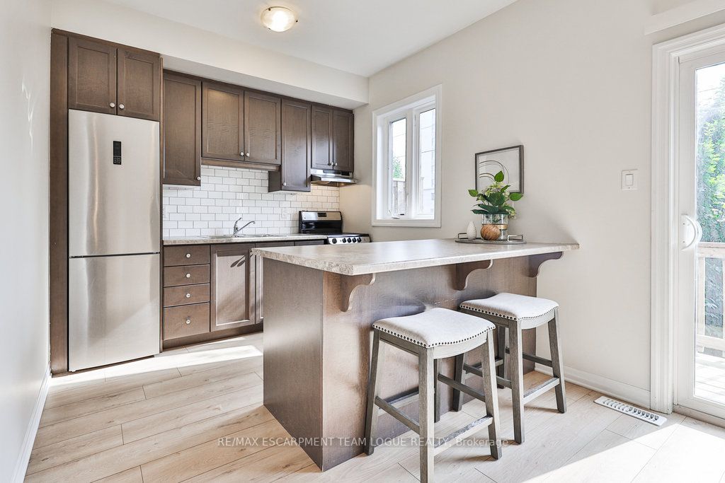 70 Plains Road W, #13