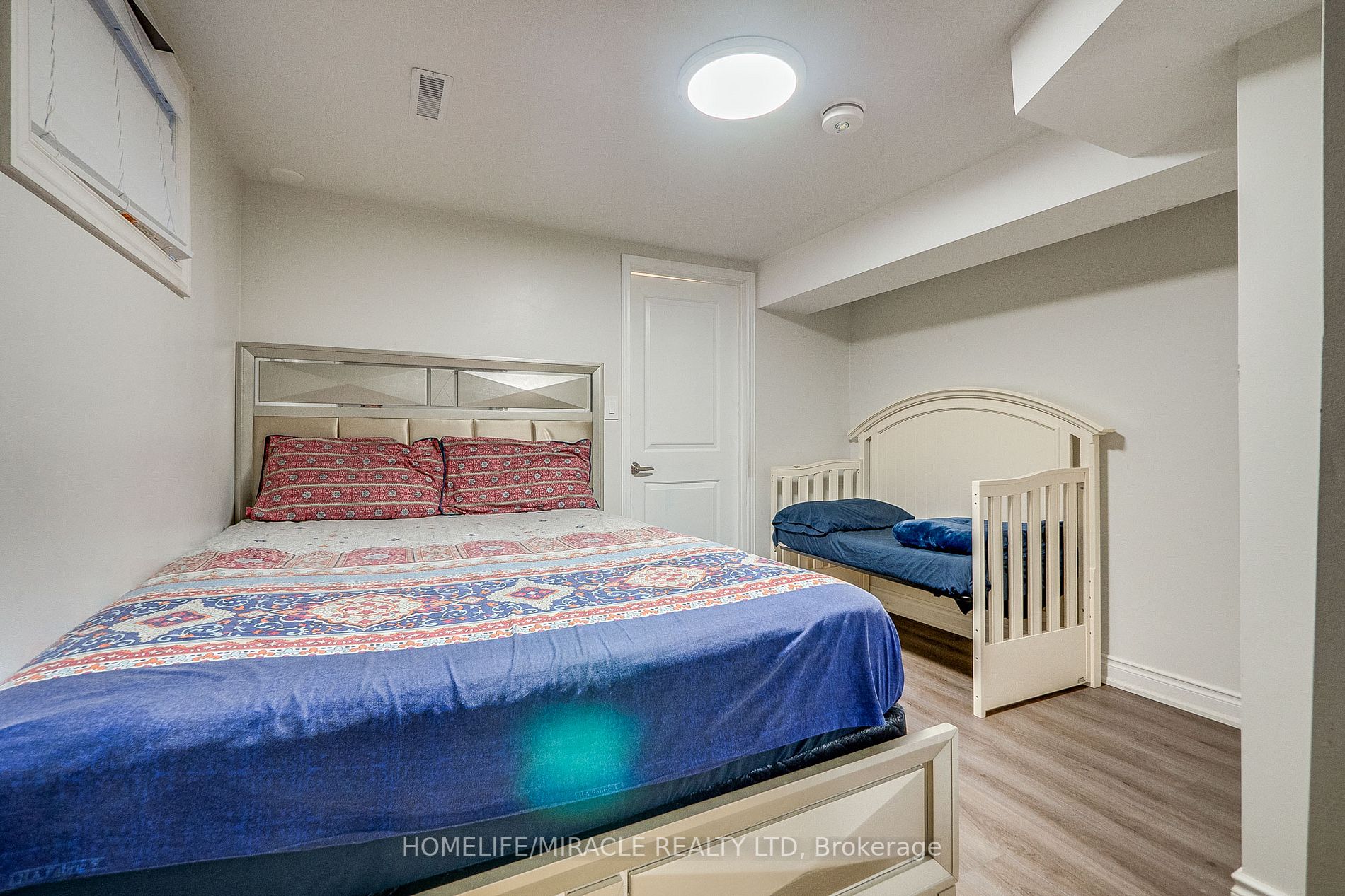 25 Hockley Path