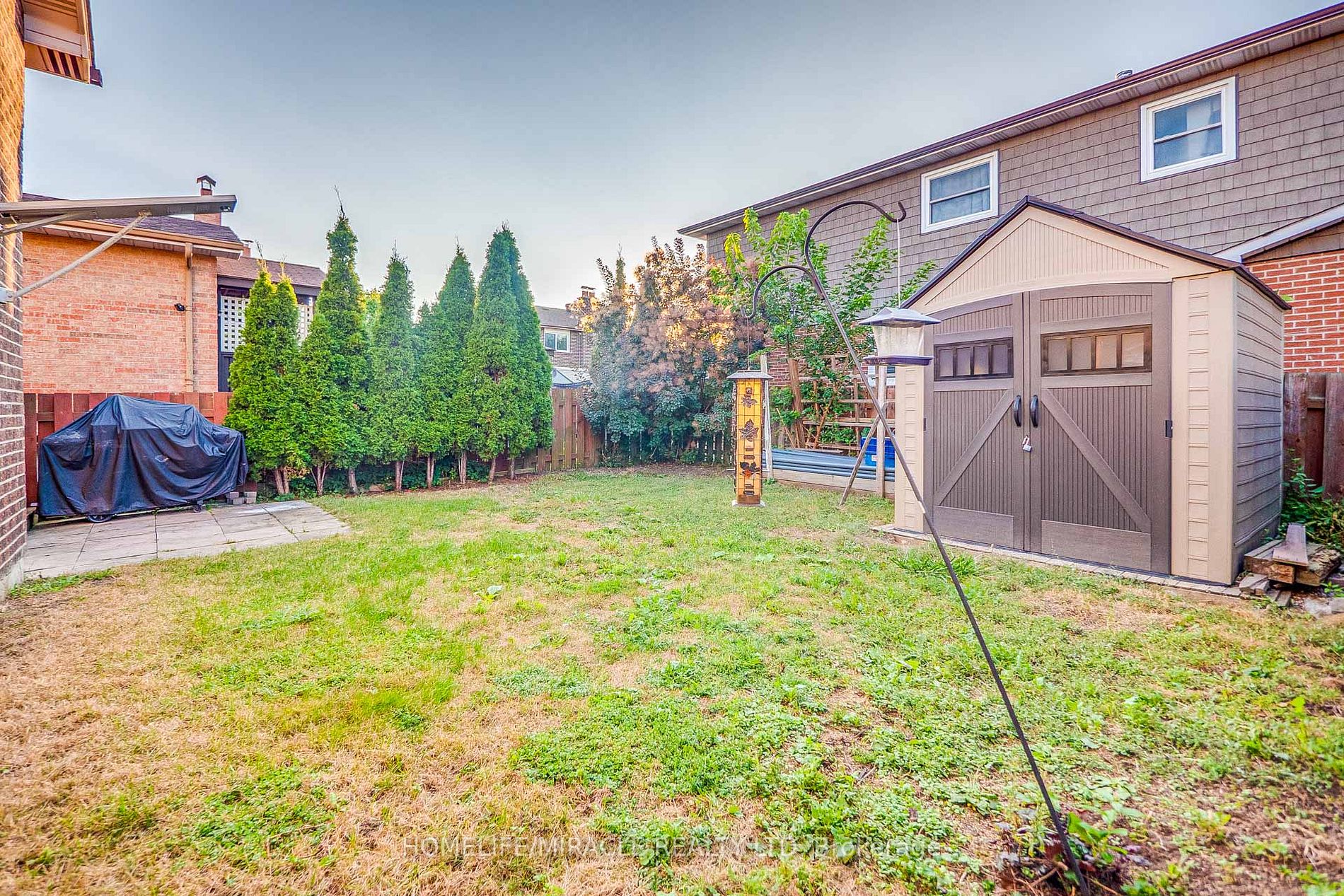 25 Hockley Path