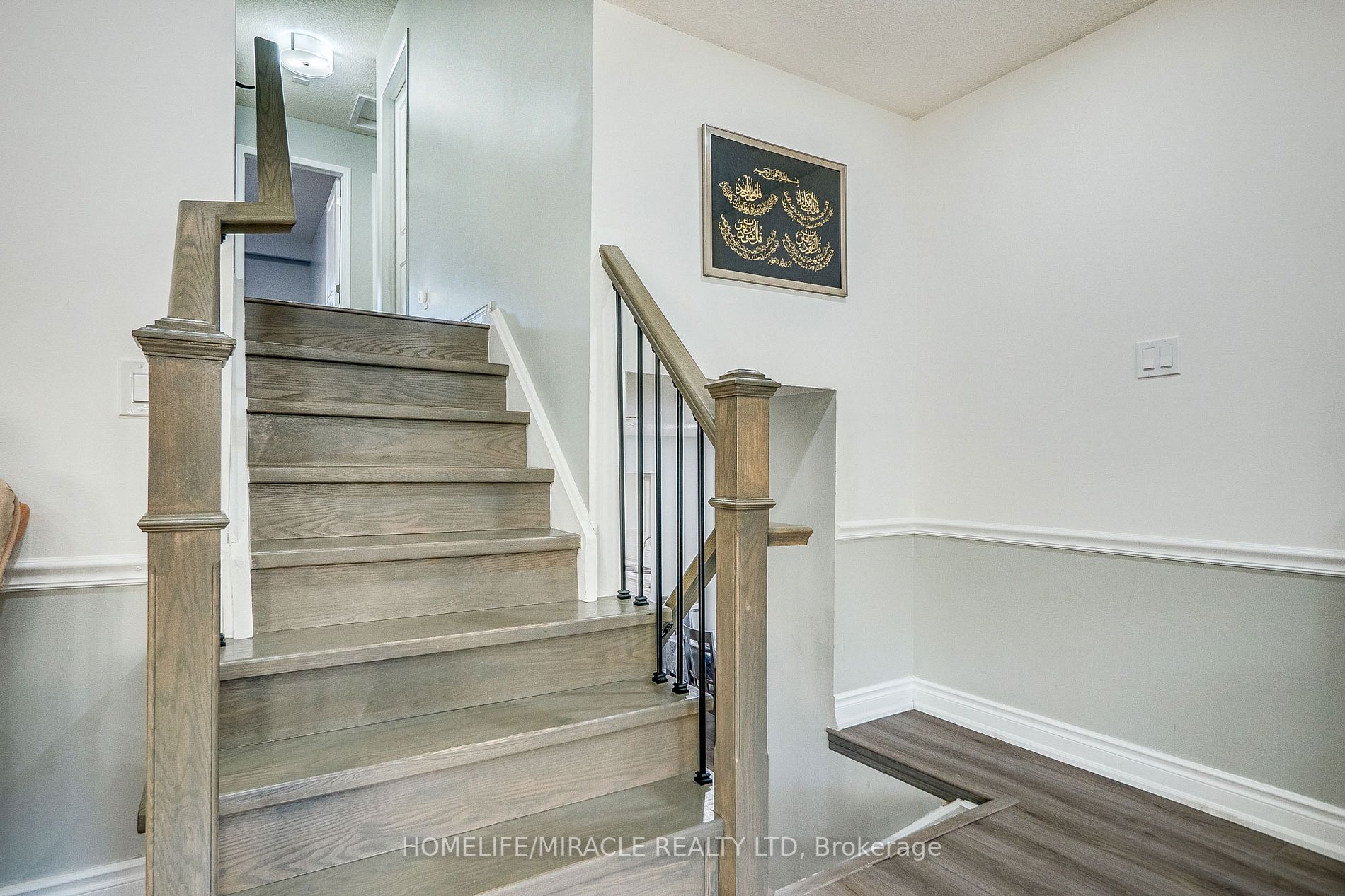 25 Hockley Path