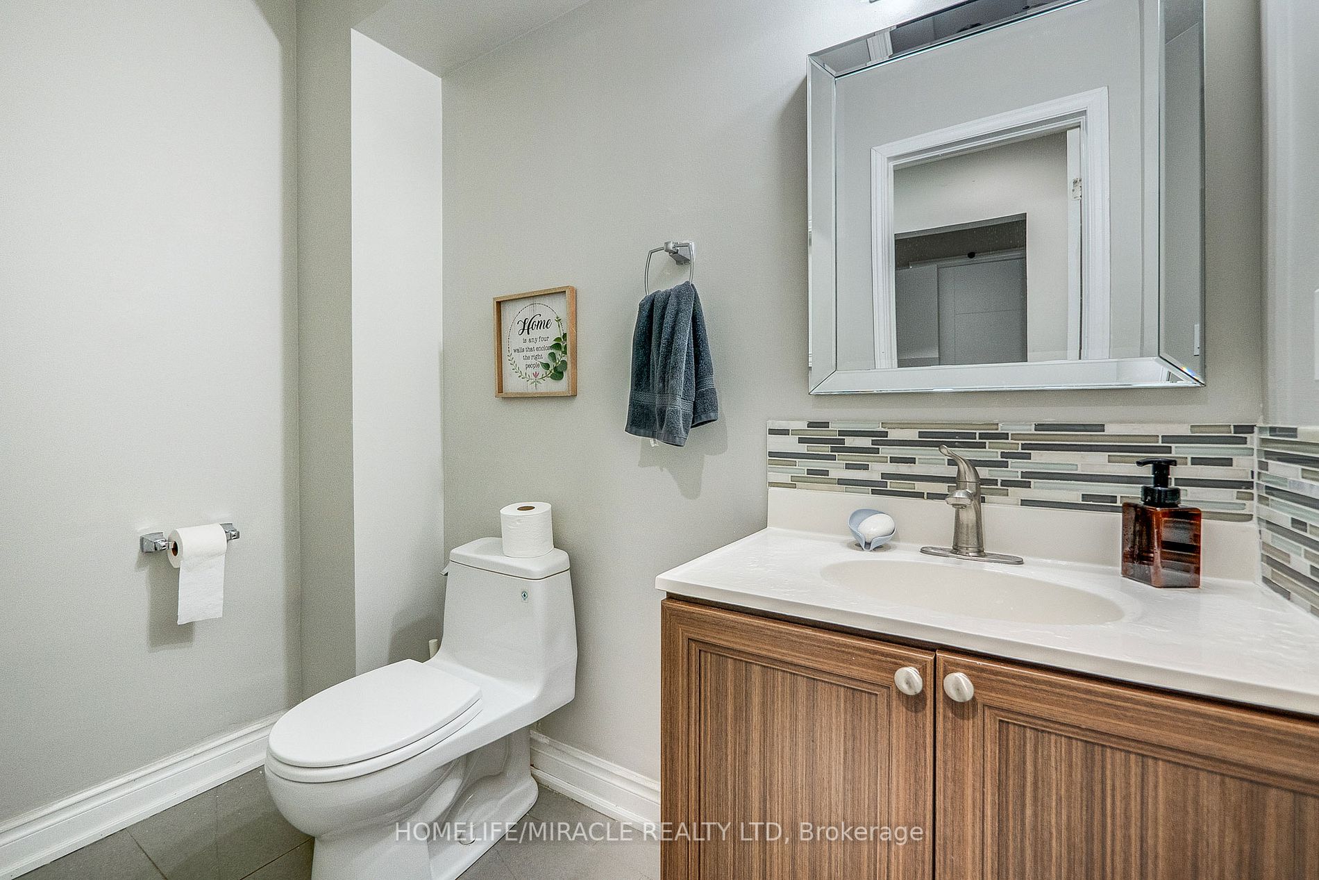 25 Hockley Path