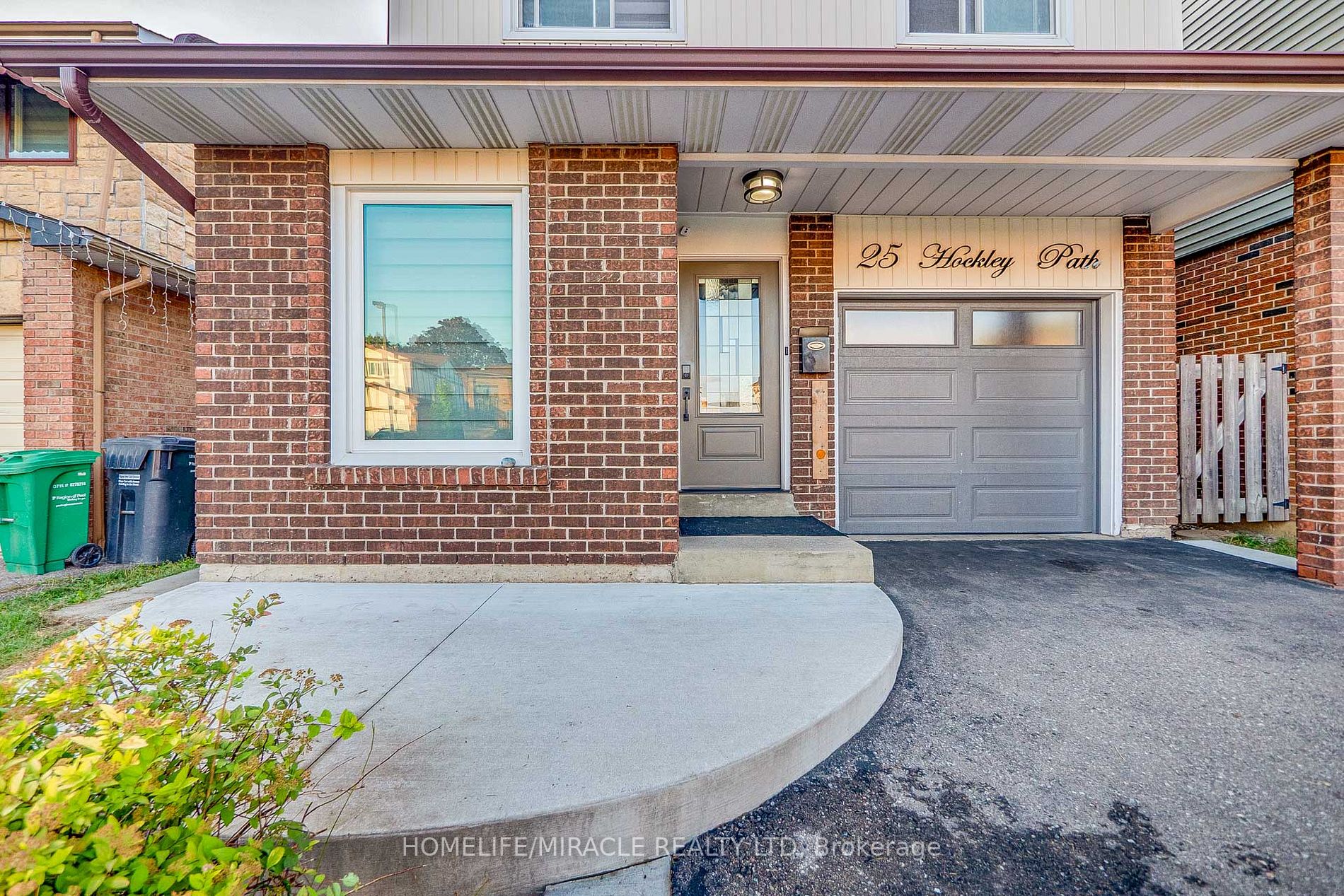 25 Hockley Path