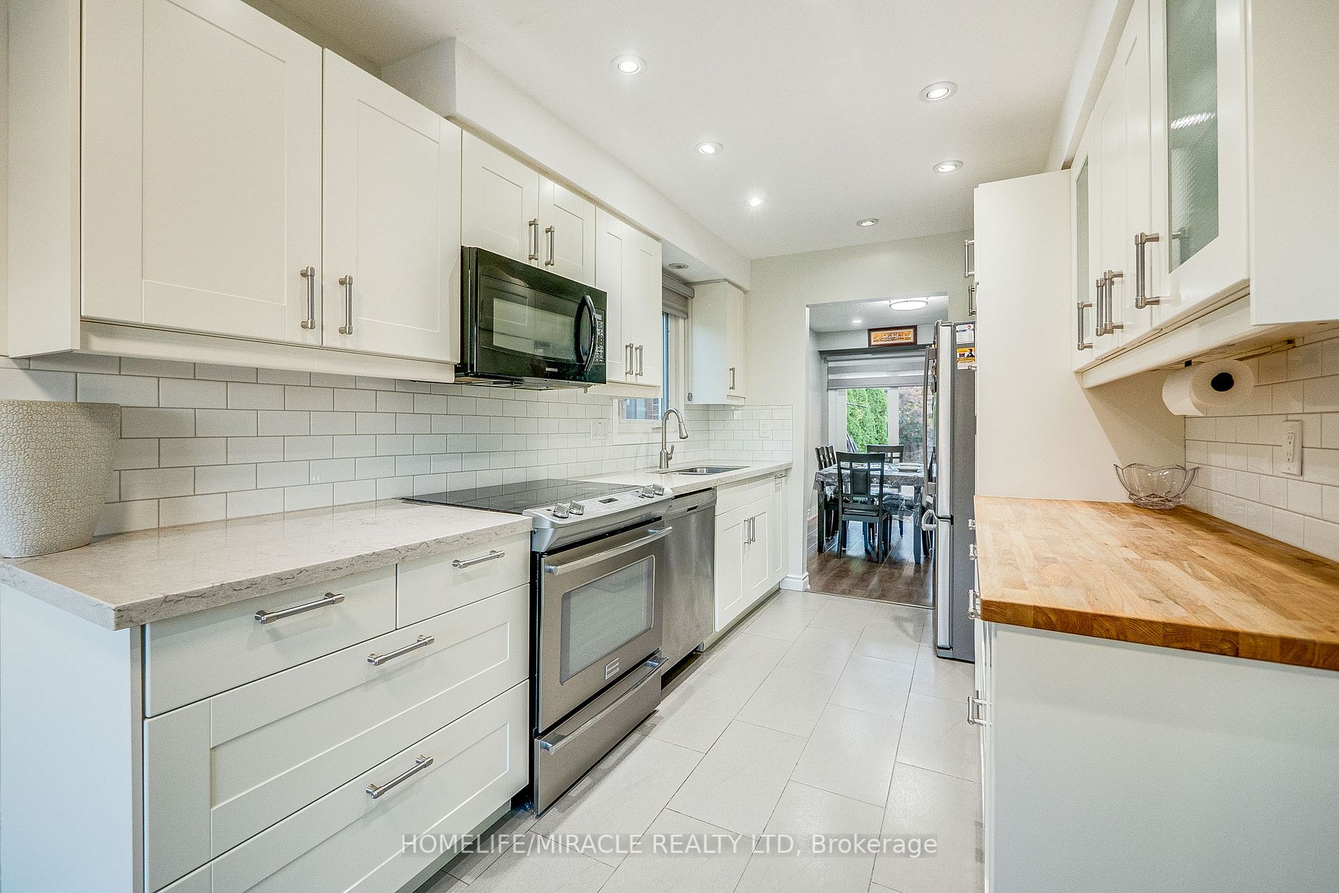 25 Hockley Path