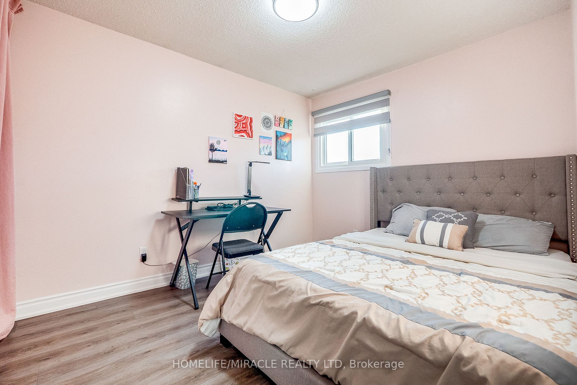 25 Hockley Path