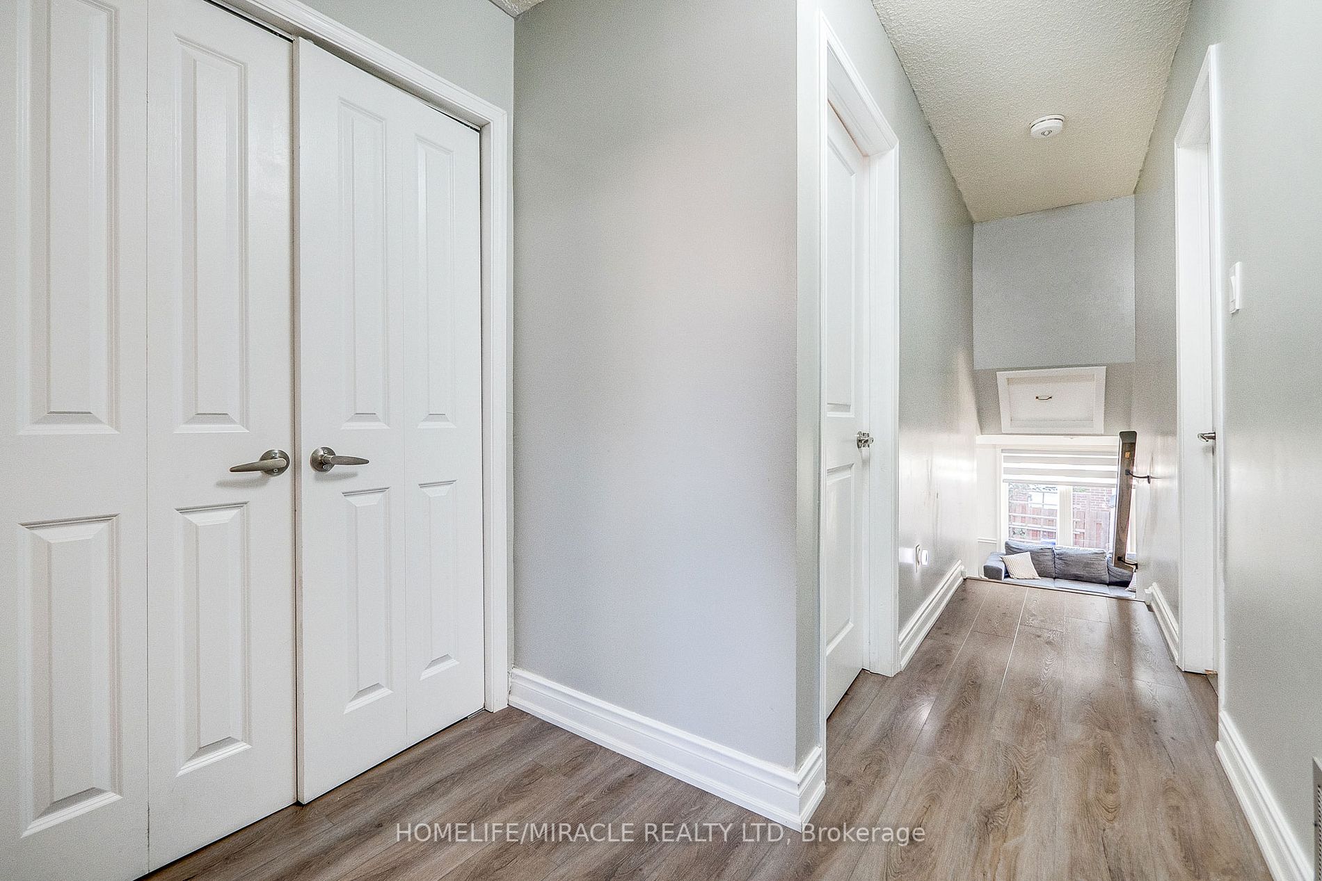 25 Hockley Path