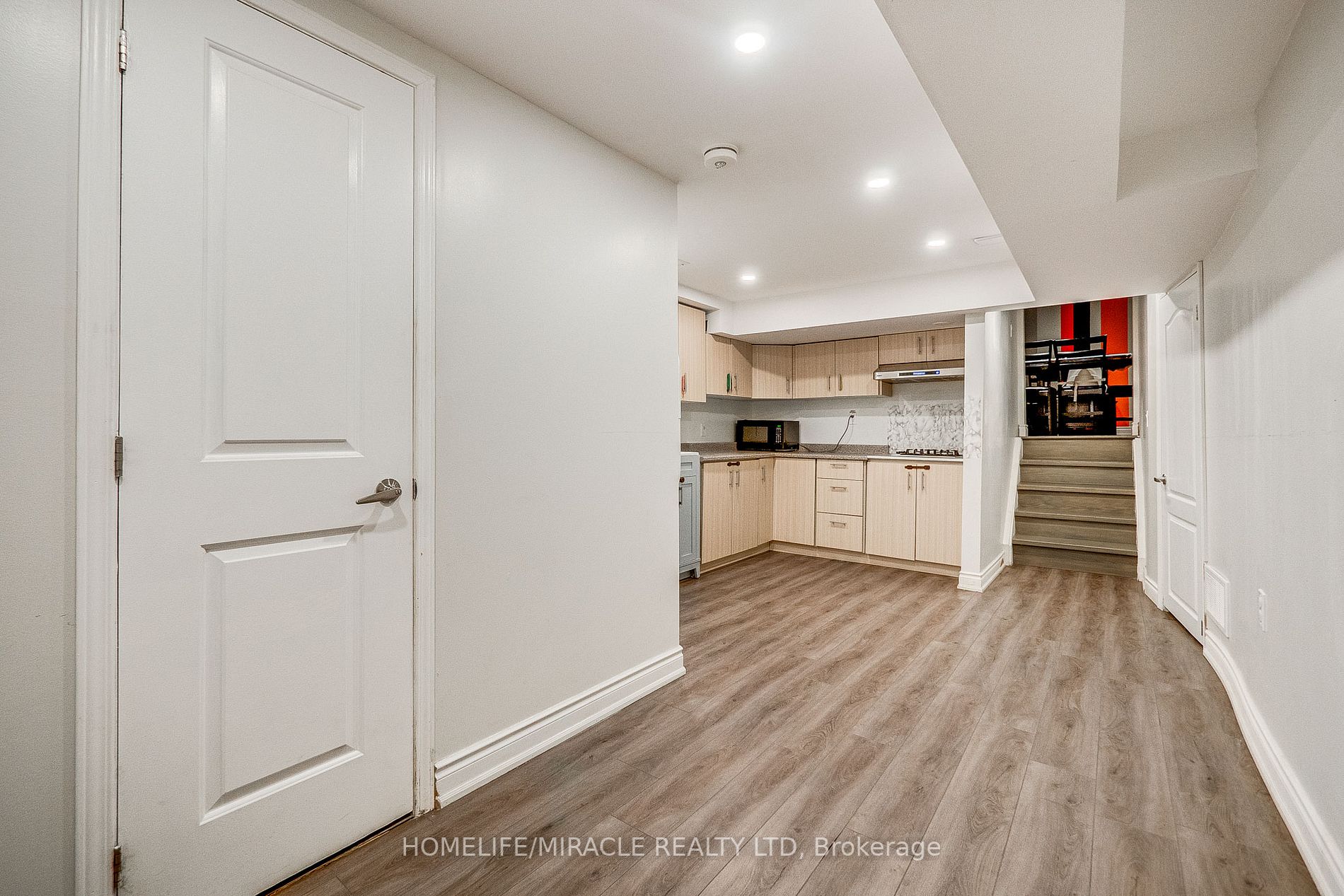 25 Hockley Path