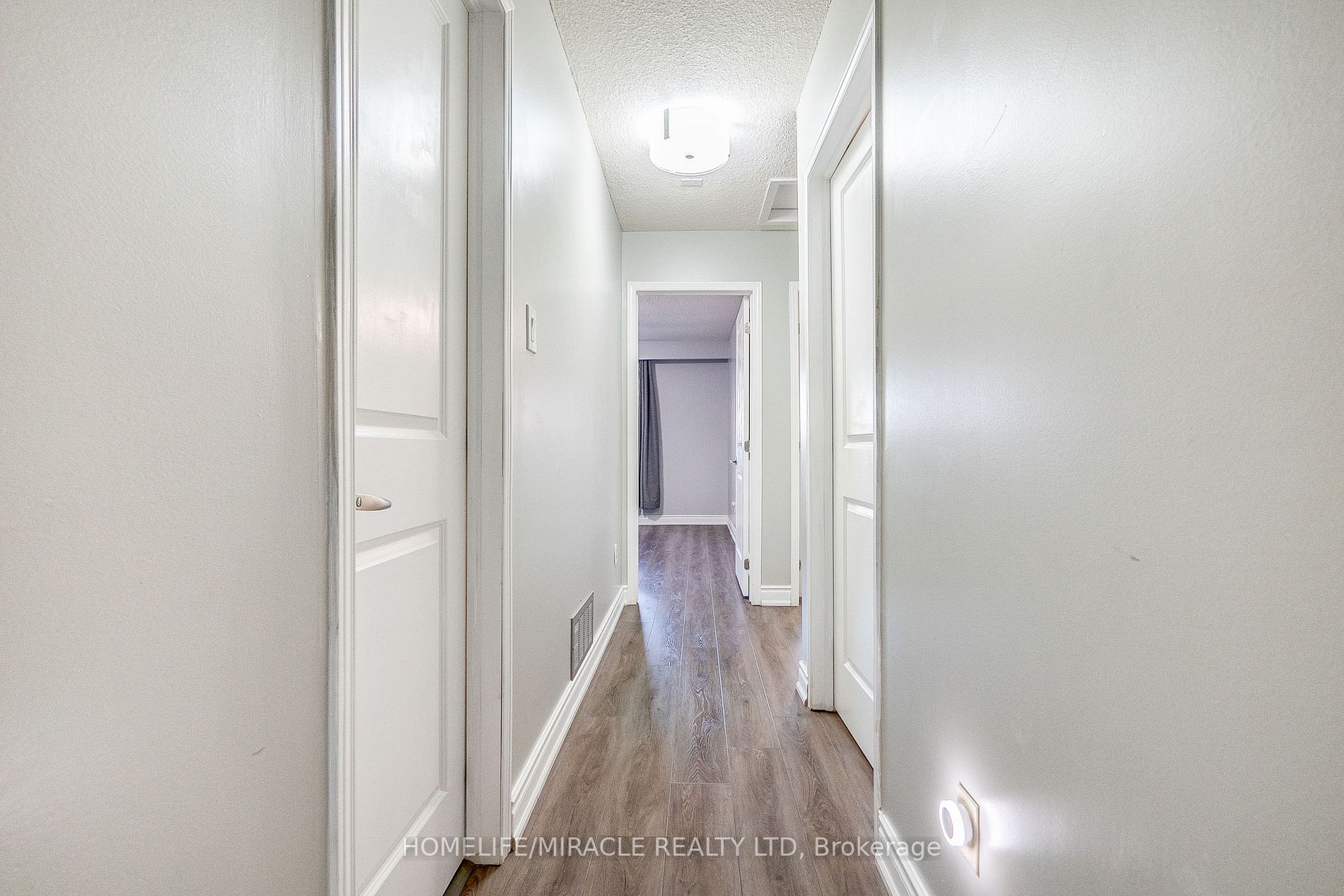 25 Hockley Path