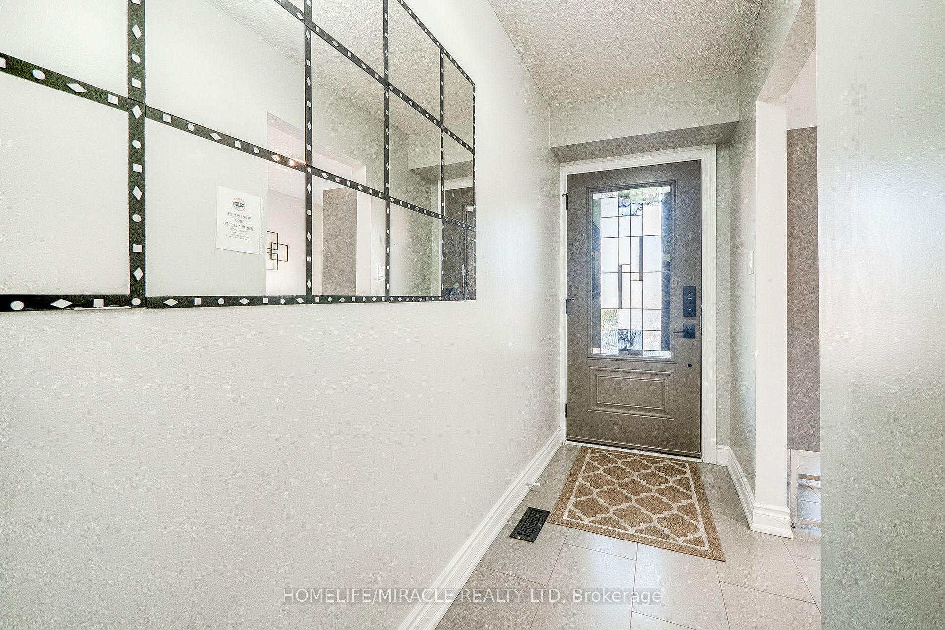 25 Hockley Path