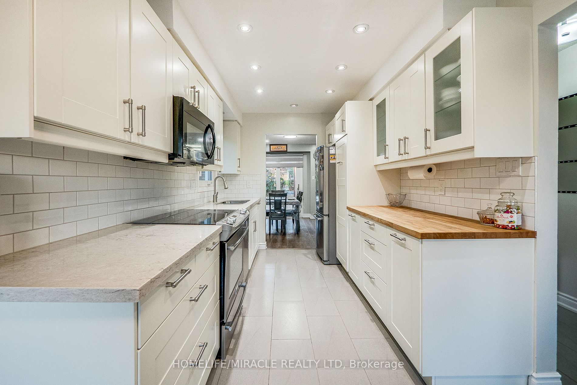 25 Hockley Path