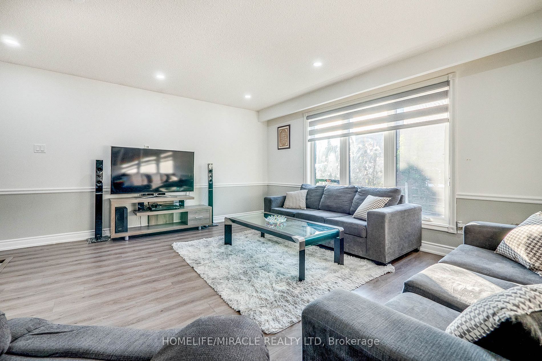 25 Hockley Path