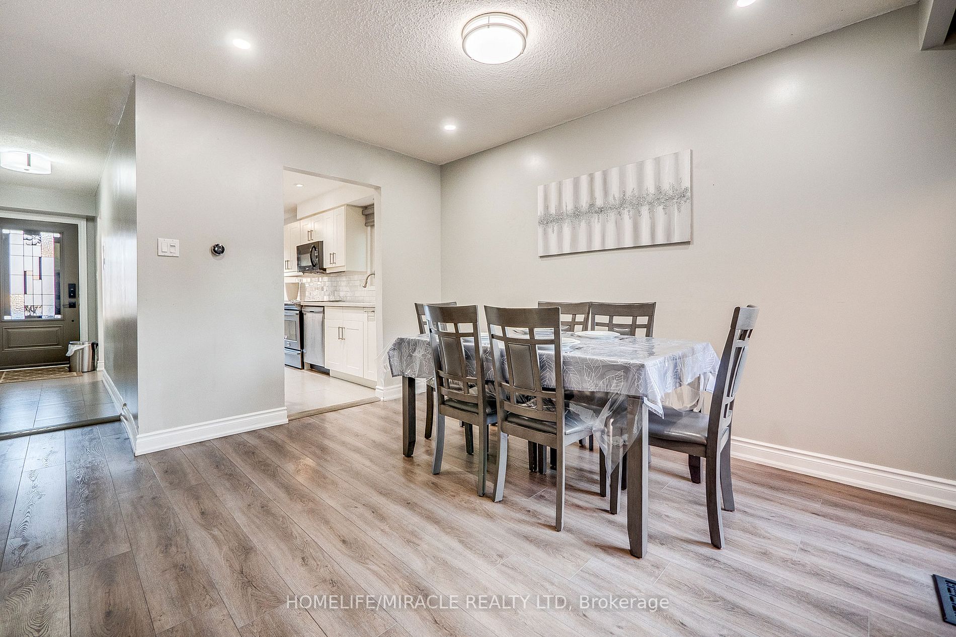 25 Hockley Path