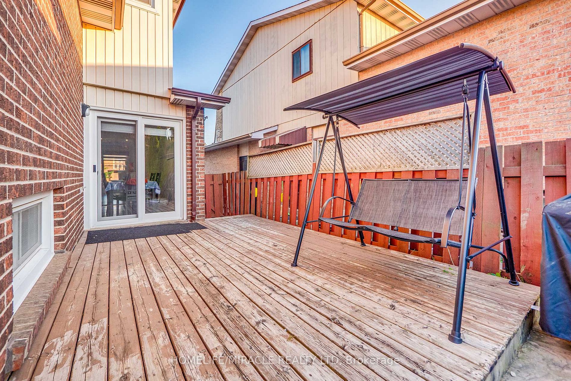 25 Hockley Path