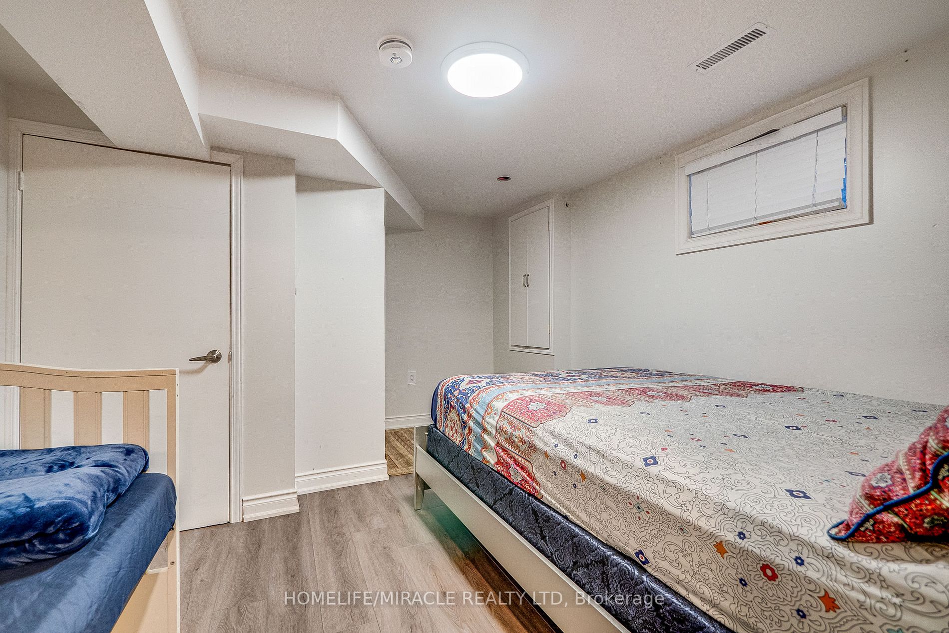 25 Hockley Path