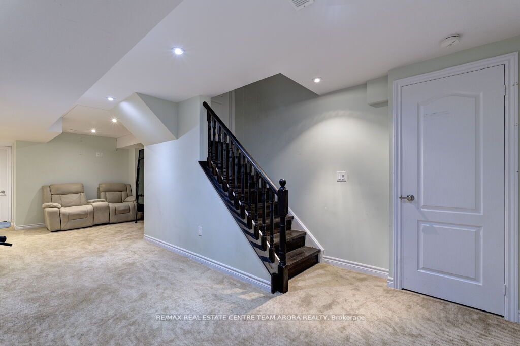 45 Interlacken Dr