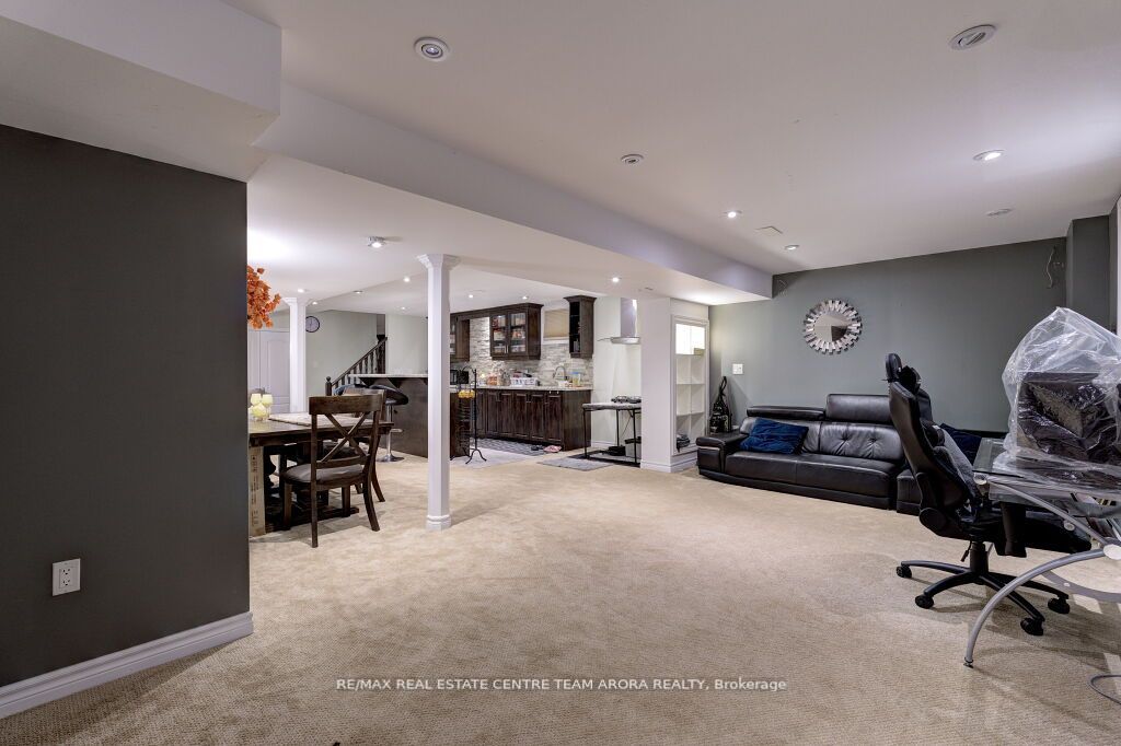 45 Interlacken Dr