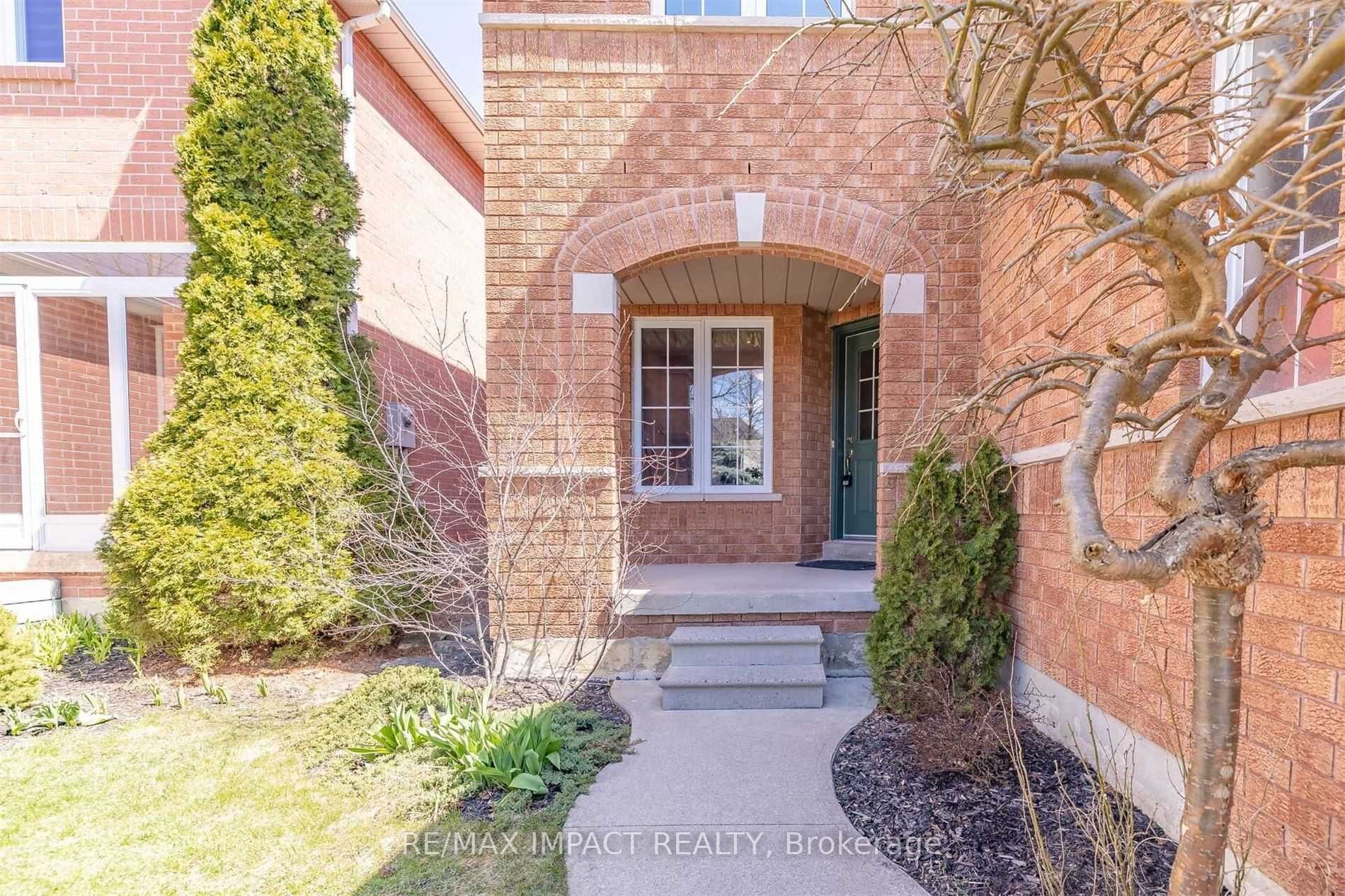 49 Hood Cres
