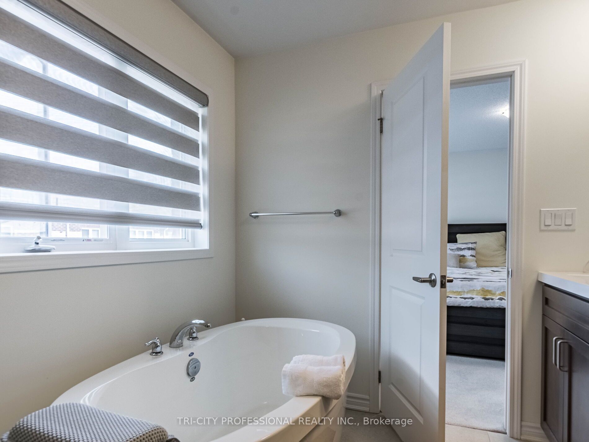 632 Kennedy Circ W