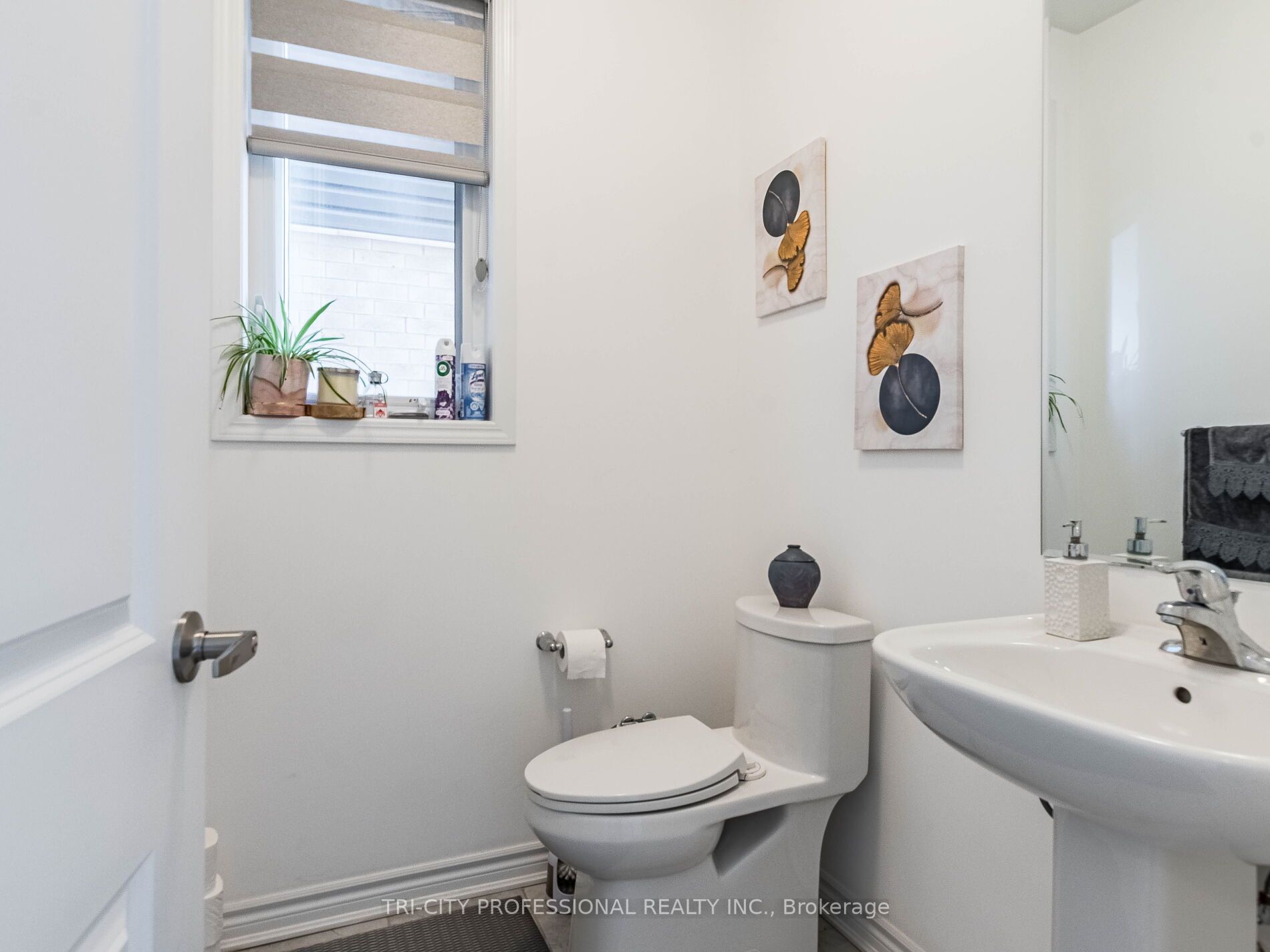 632 Kennedy Circ W