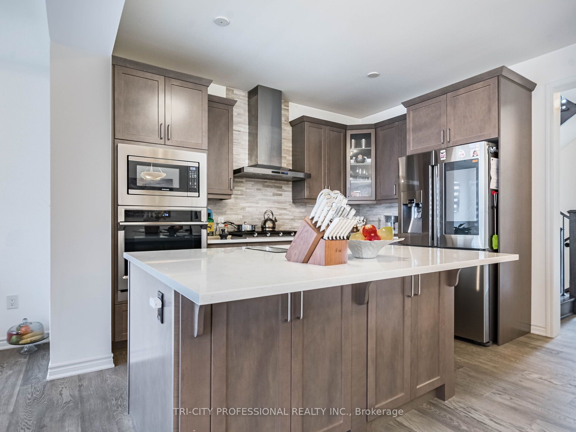 632 Kennedy Circ W