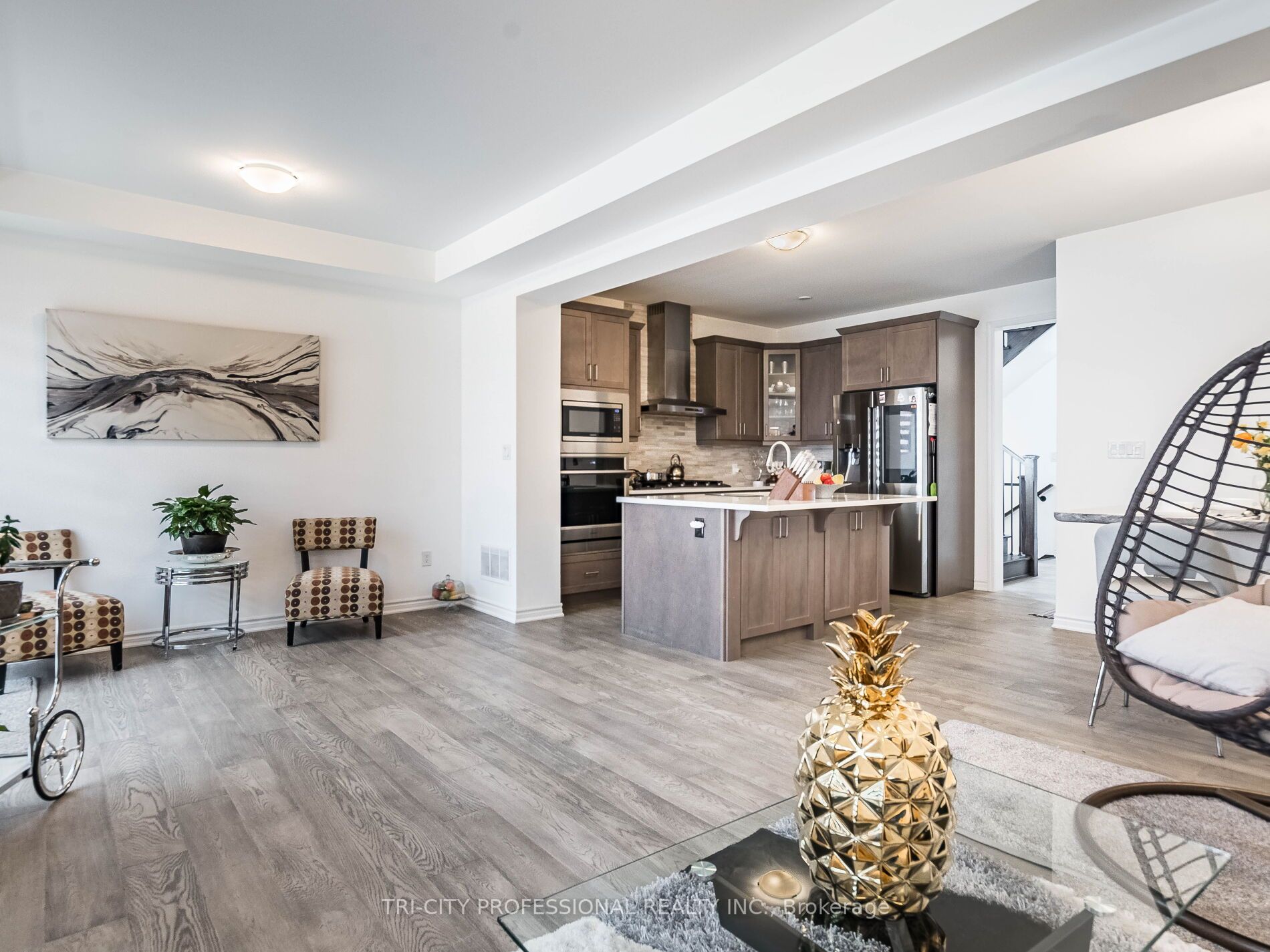 632 Kennedy Circ W