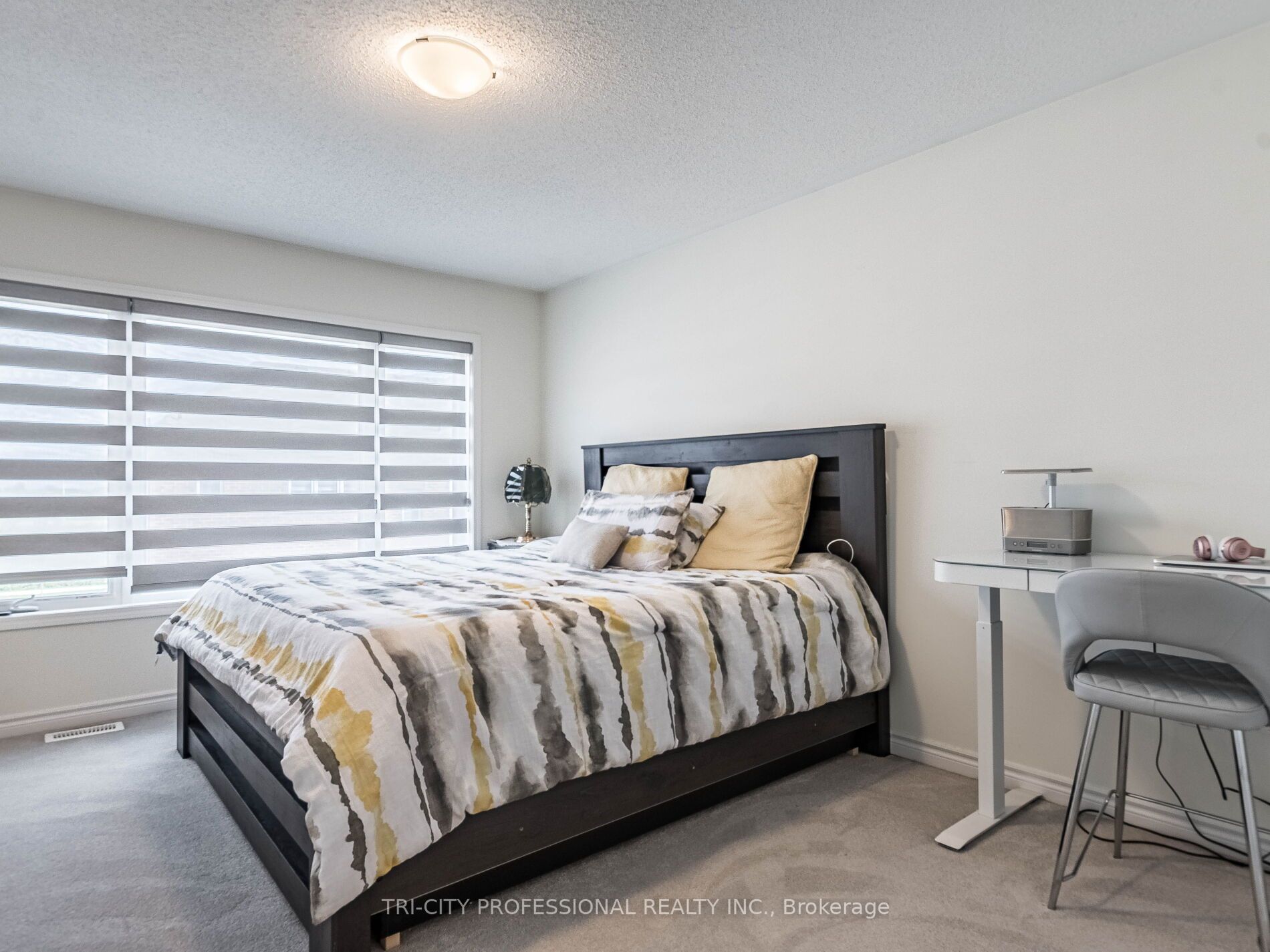 632 Kennedy Circ W