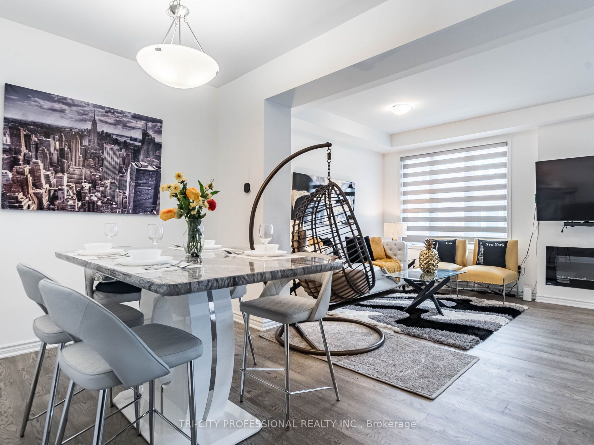 632 Kennedy Circ W