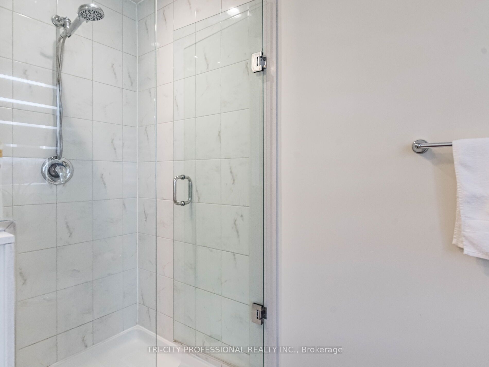 632 Kennedy Circ W