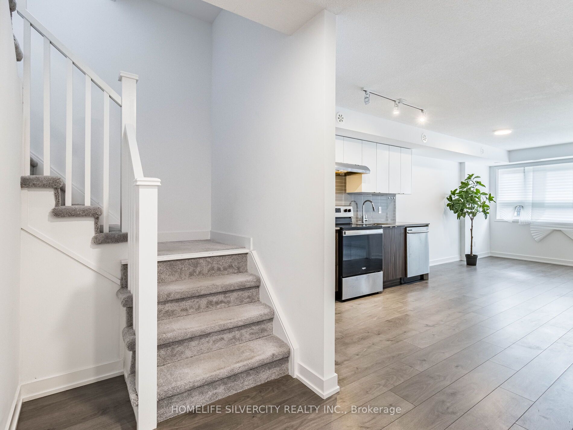 1141 Cooke Boulevard, #403