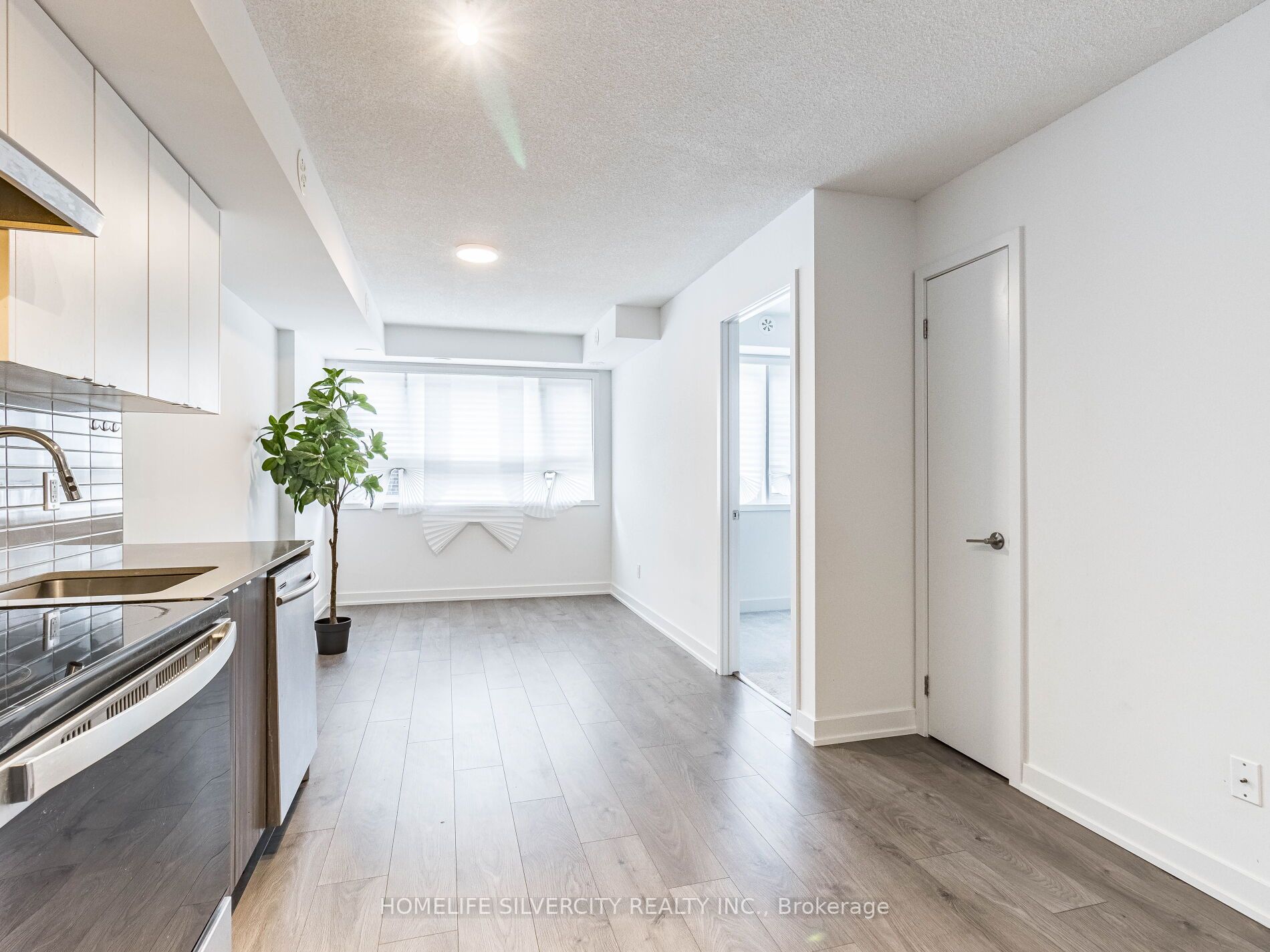 1141 Cooke Boulevard, #403