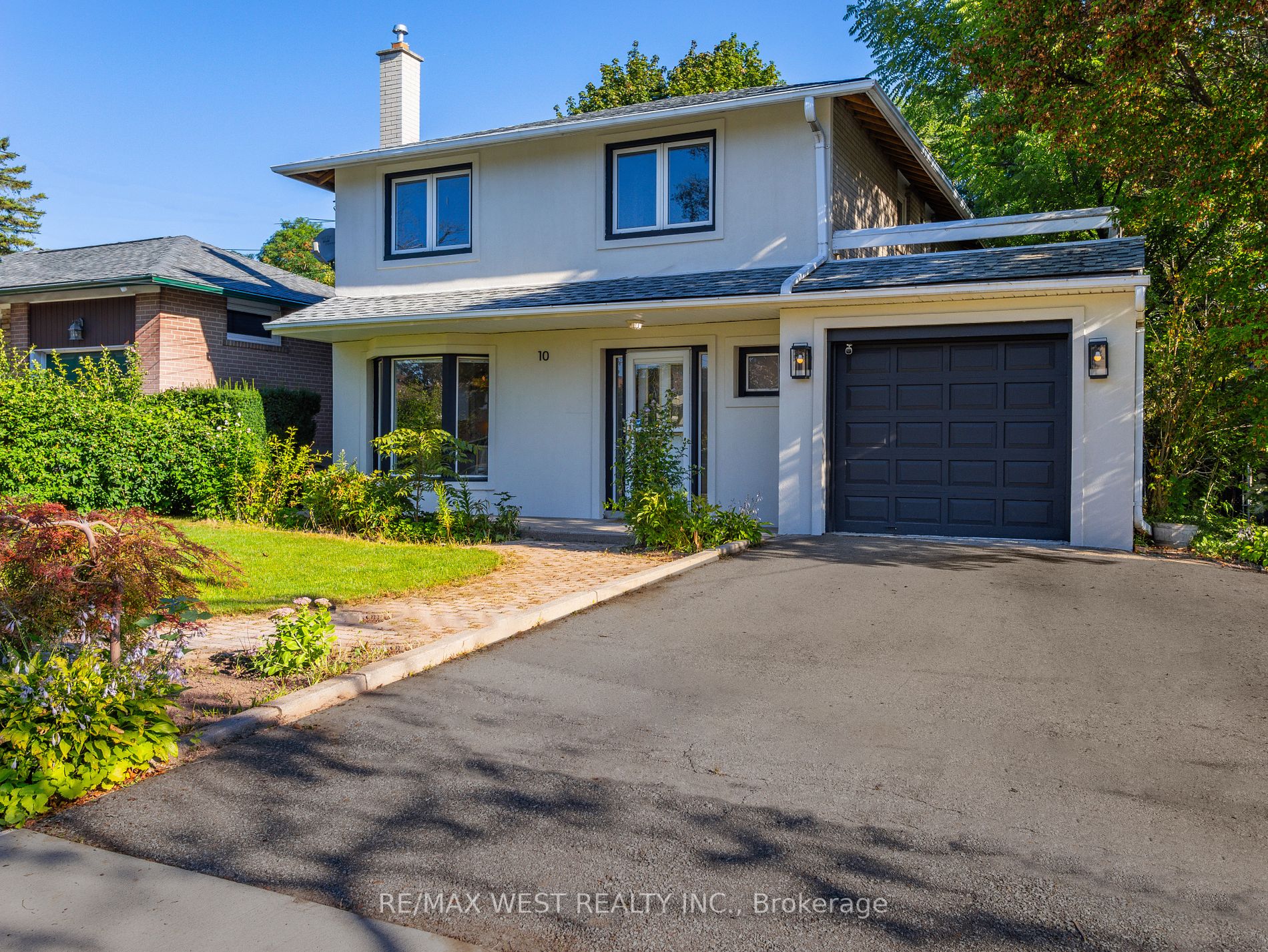 10 Martinview Crt