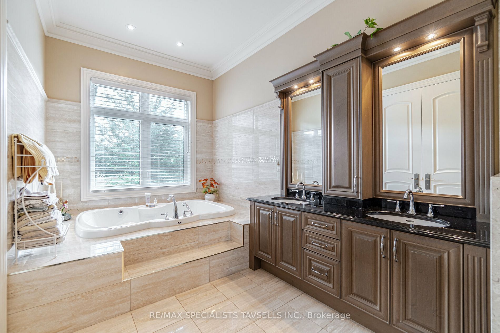 3 Castlewood Court