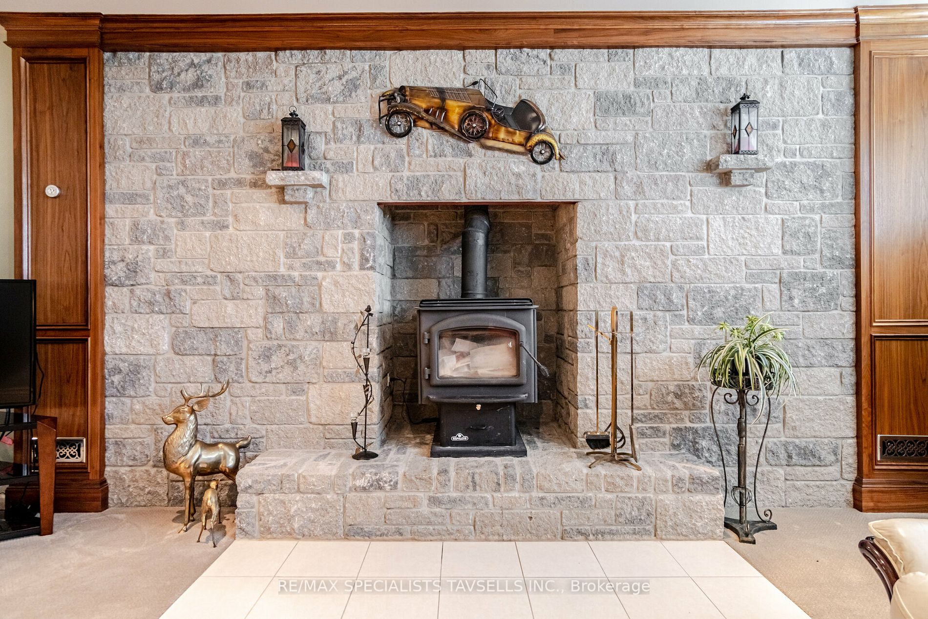 3 Castlewood Court