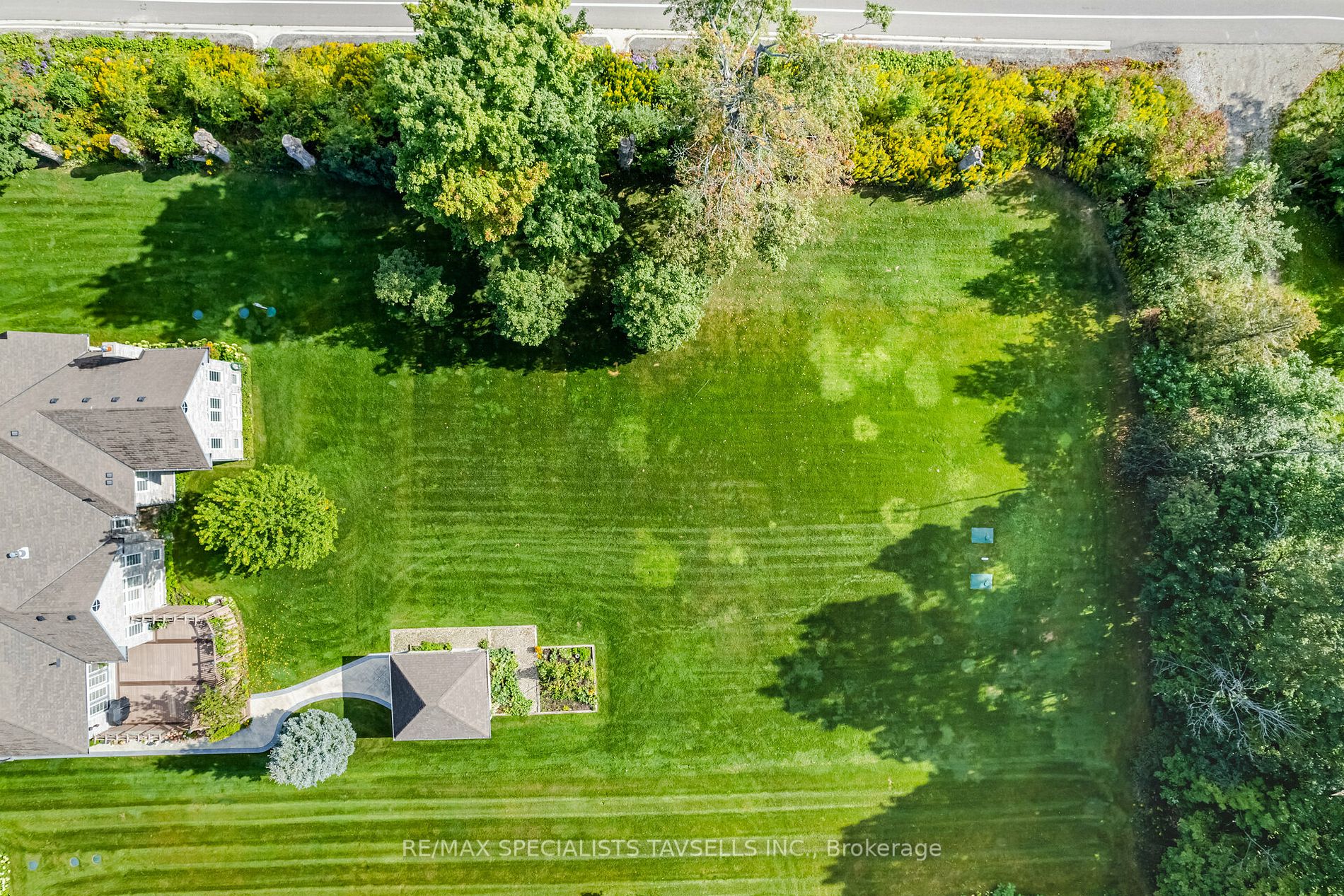 3 Castlewood Court