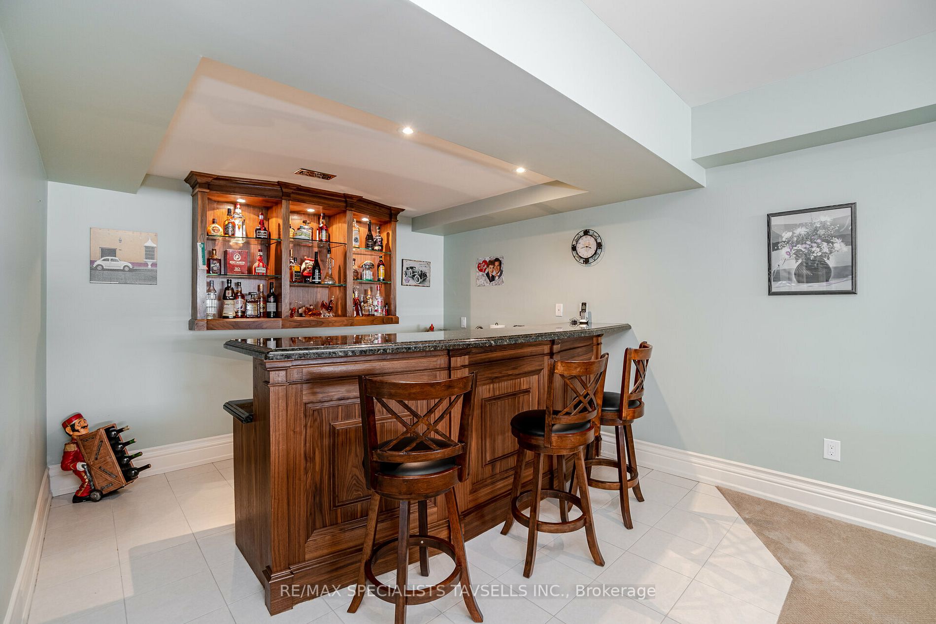 3 Castlewood Court