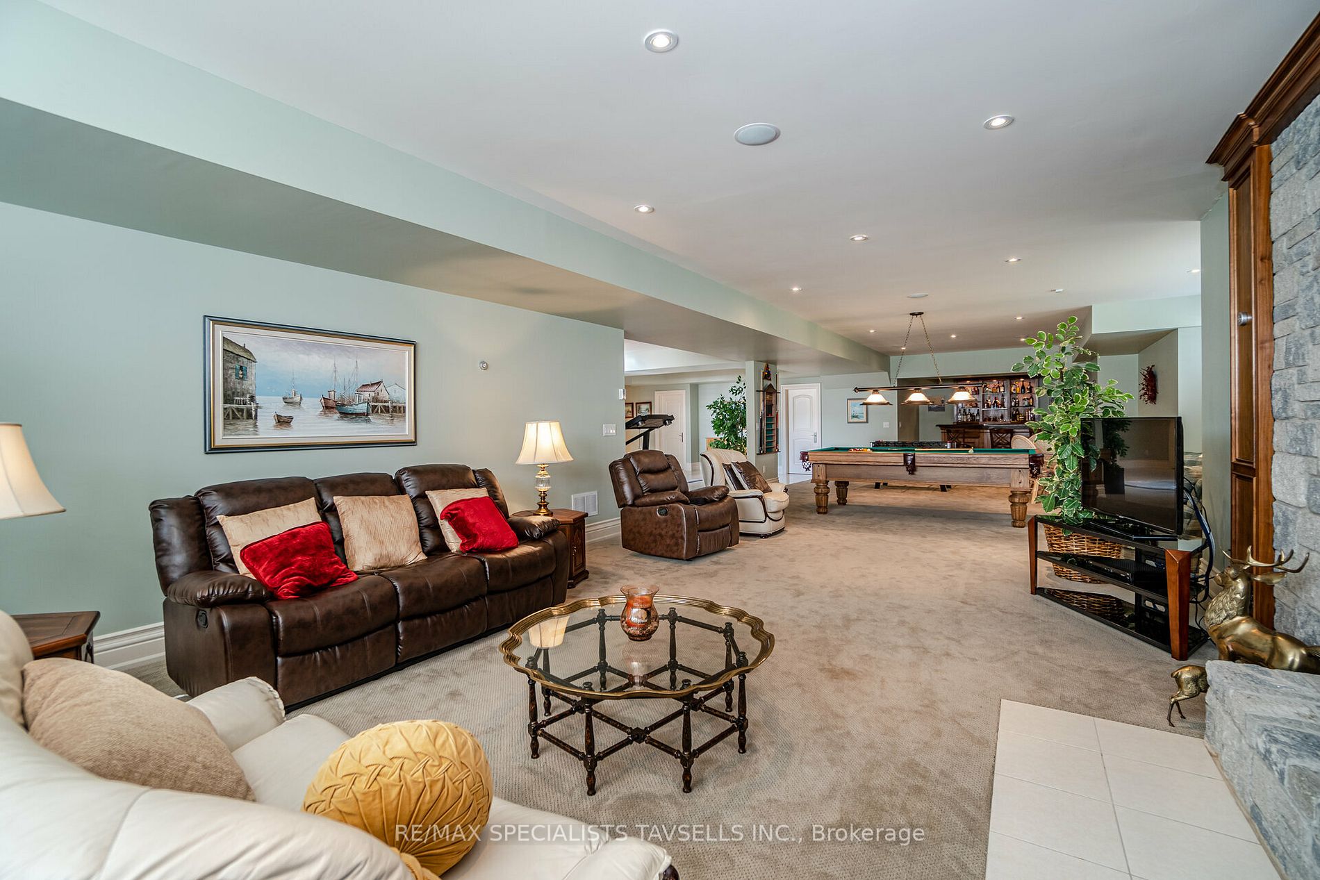 3 Castlewood Court