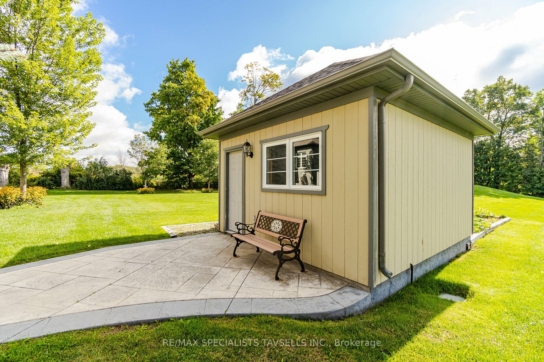 3 Castlewood Court