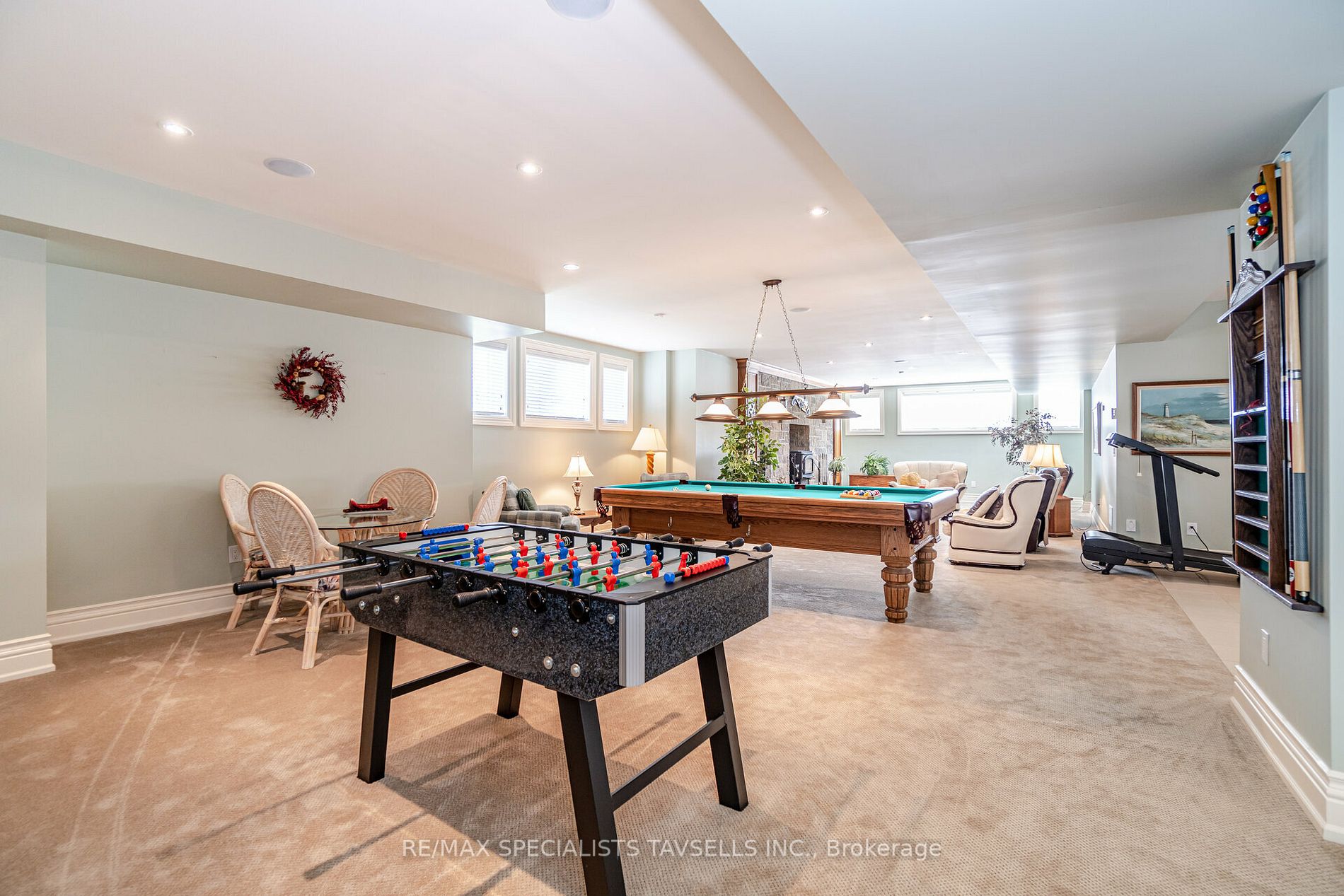 3 Castlewood Court