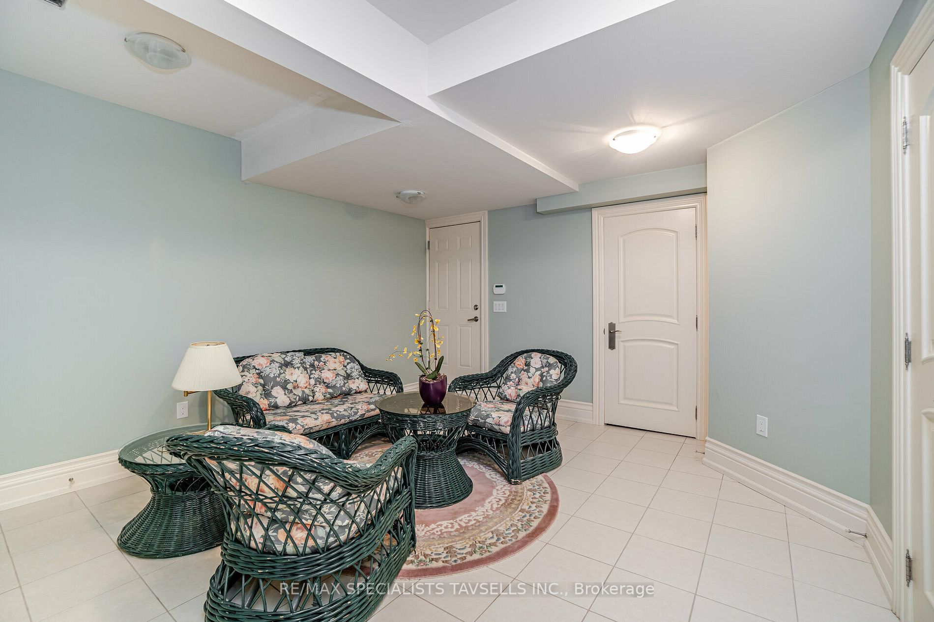 3 Castlewood Court