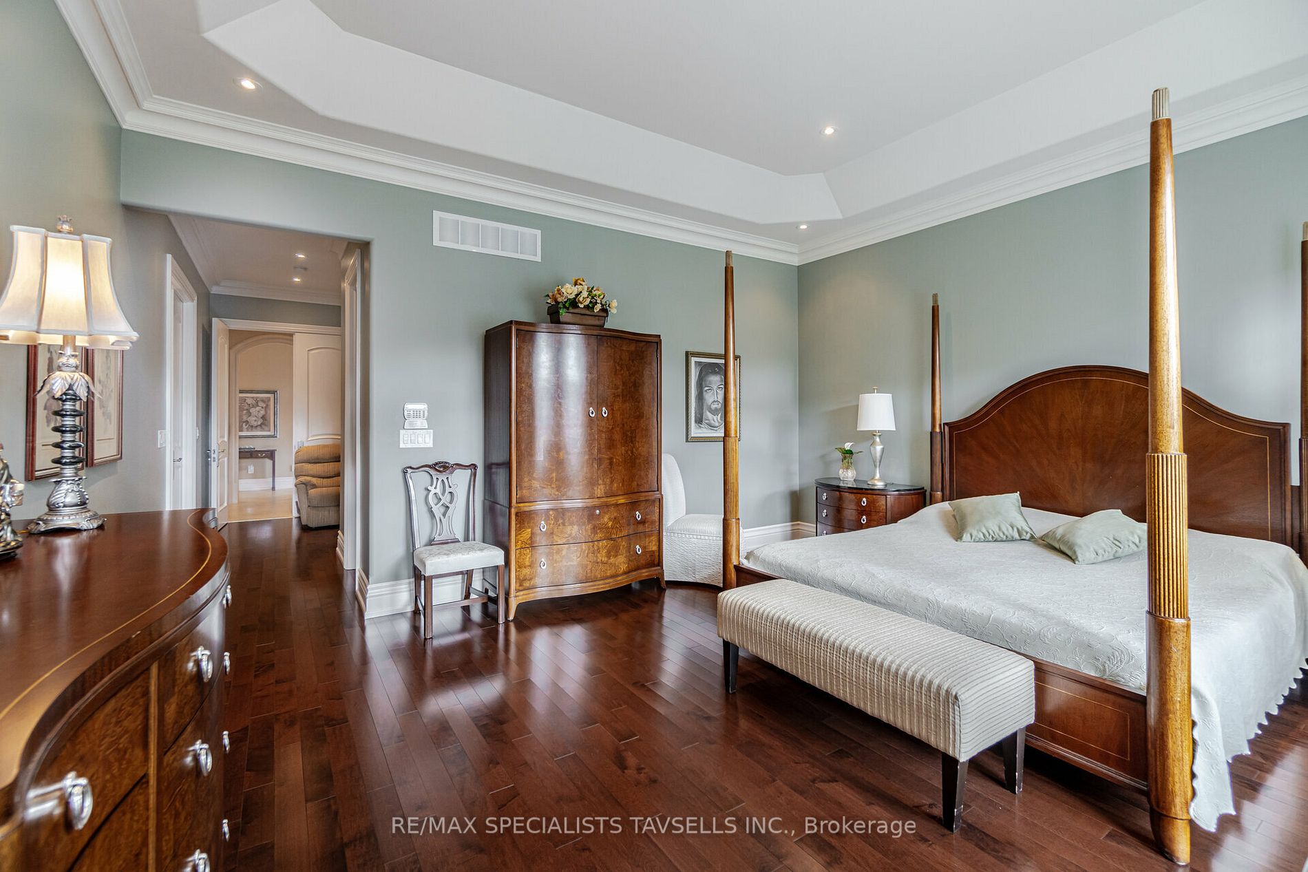 3 Castlewood Court