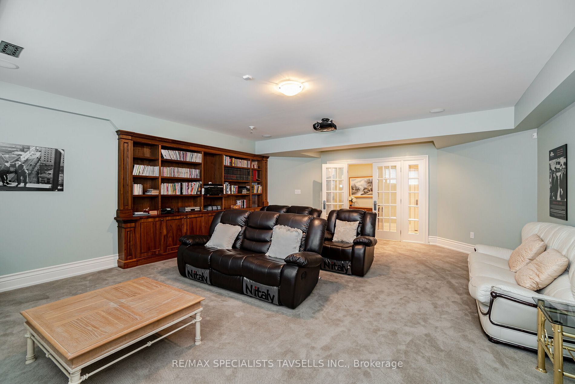 3 Castlewood Court
